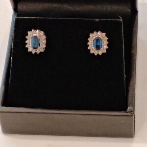 💋 Sapphire and diamond studs